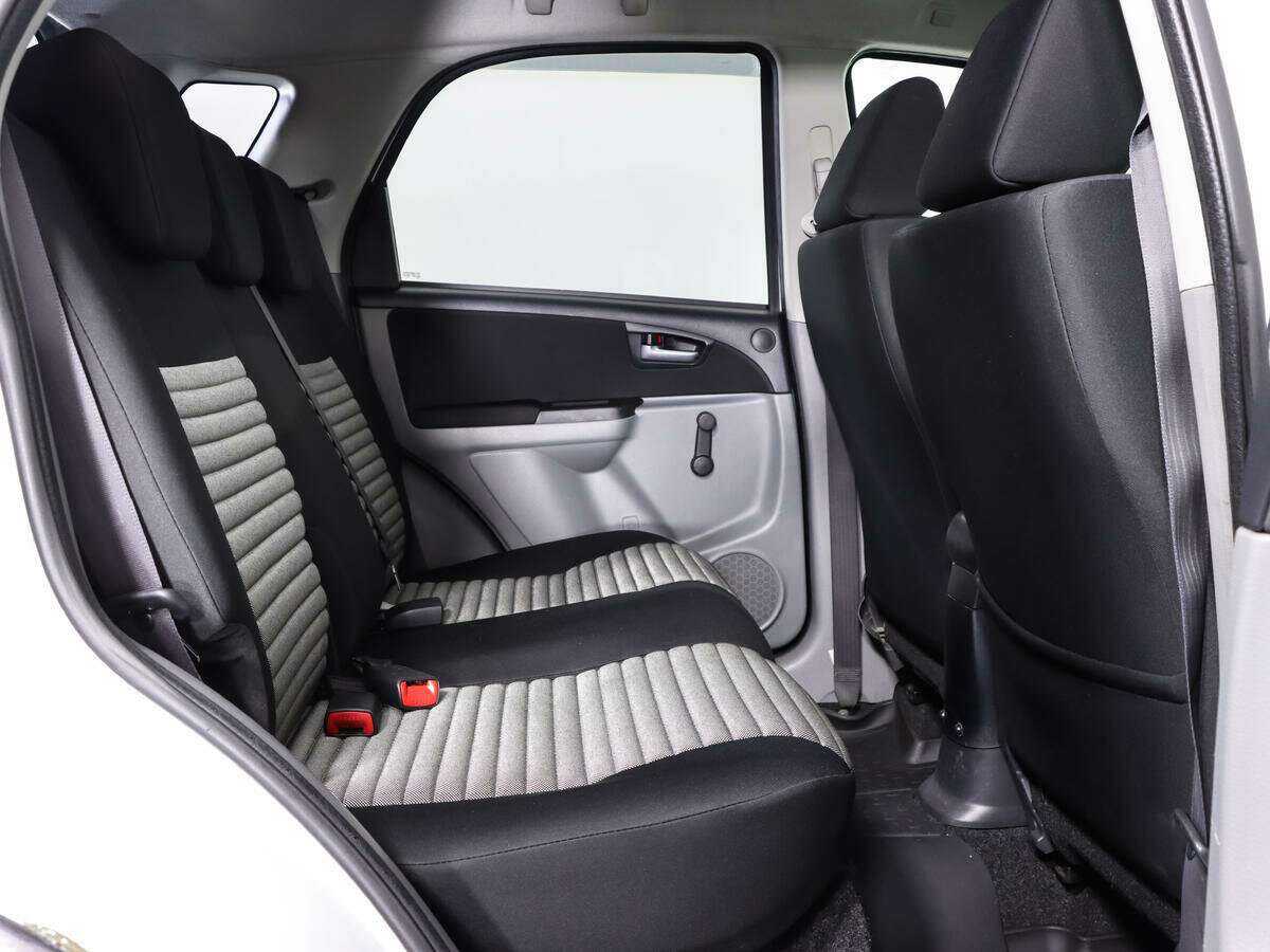 Suzuki SX4, 2013 Фото №12