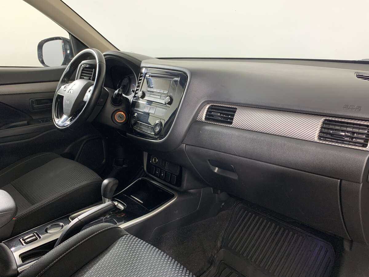 Mitsubishi Outlander, 2018 Фото №12