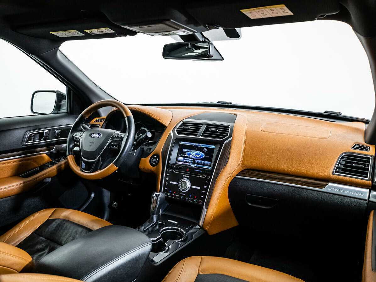 Ford Explorer, 2016 Фото №7