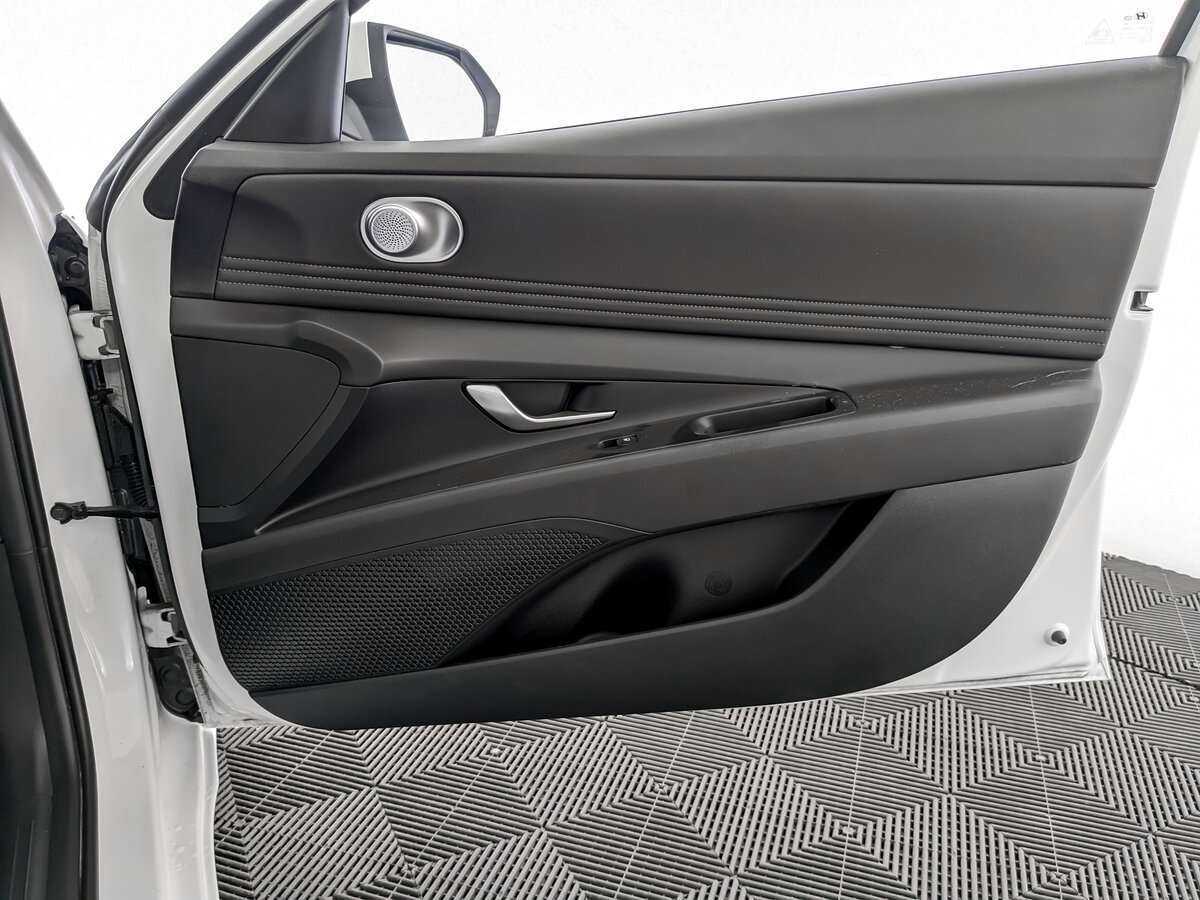 Hyundai Elantra, 2022 Фото №24