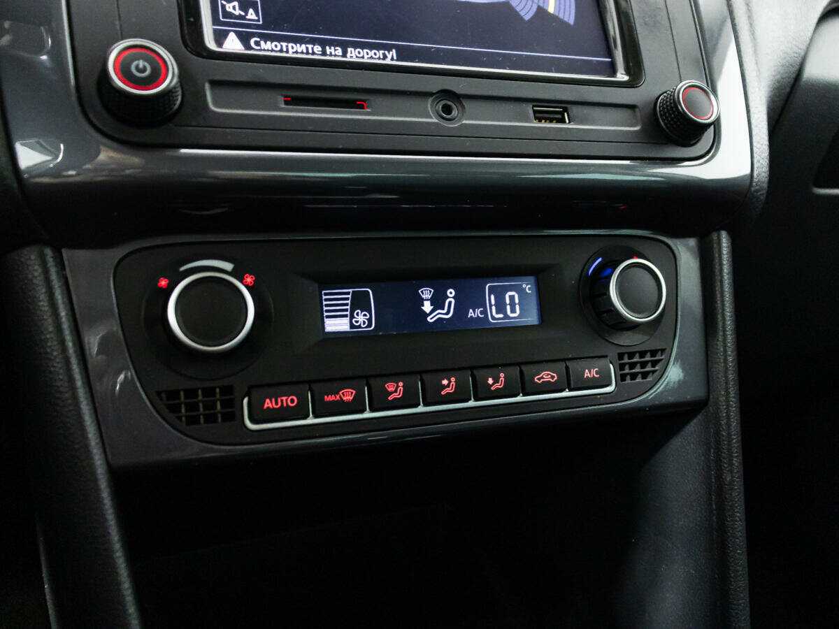 Volkswagen Polo, 2019 Фото №16