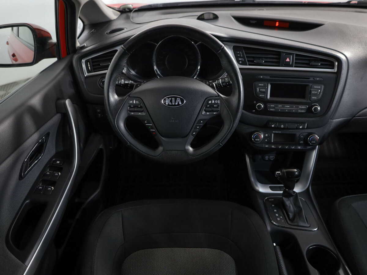 Kia Ceed II Рестайлинг, 2016 Фото №9