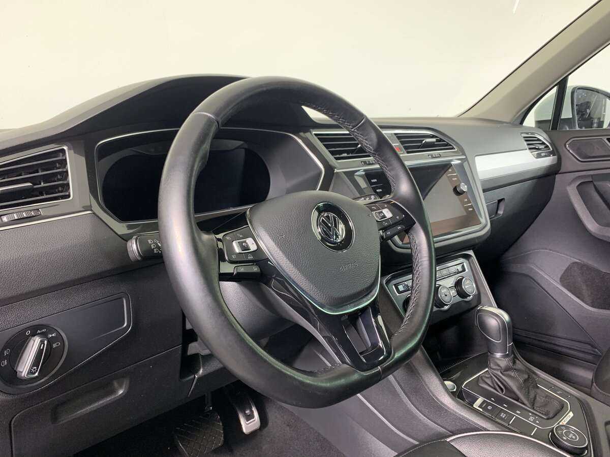 Volkswagen Tiguan, 2018 Фото №9