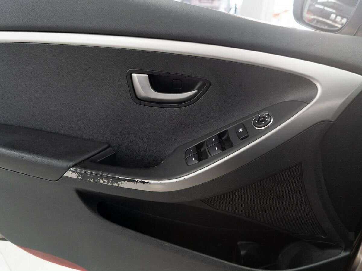 Hyundai i30, 2013 Фото №15