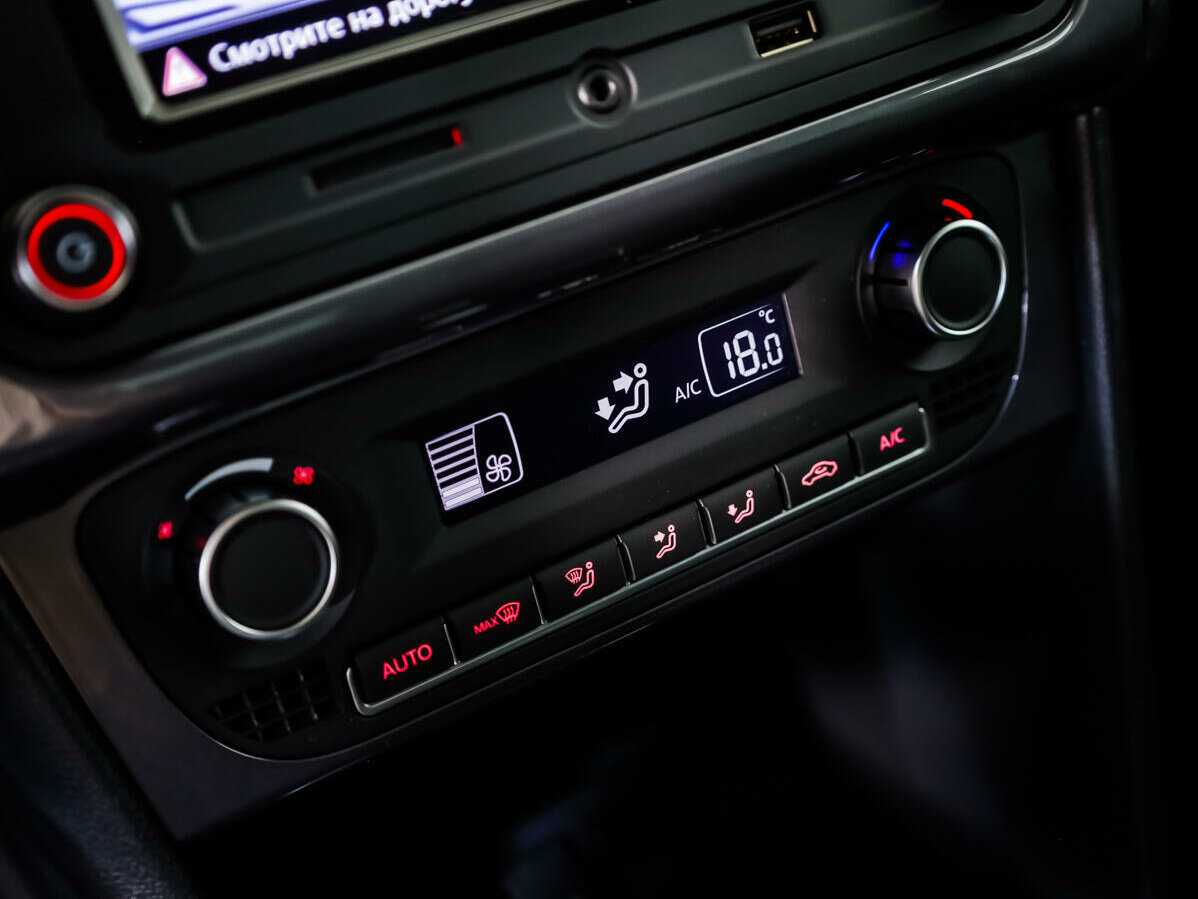 Volkswagen Polo, 2019 Фото №14