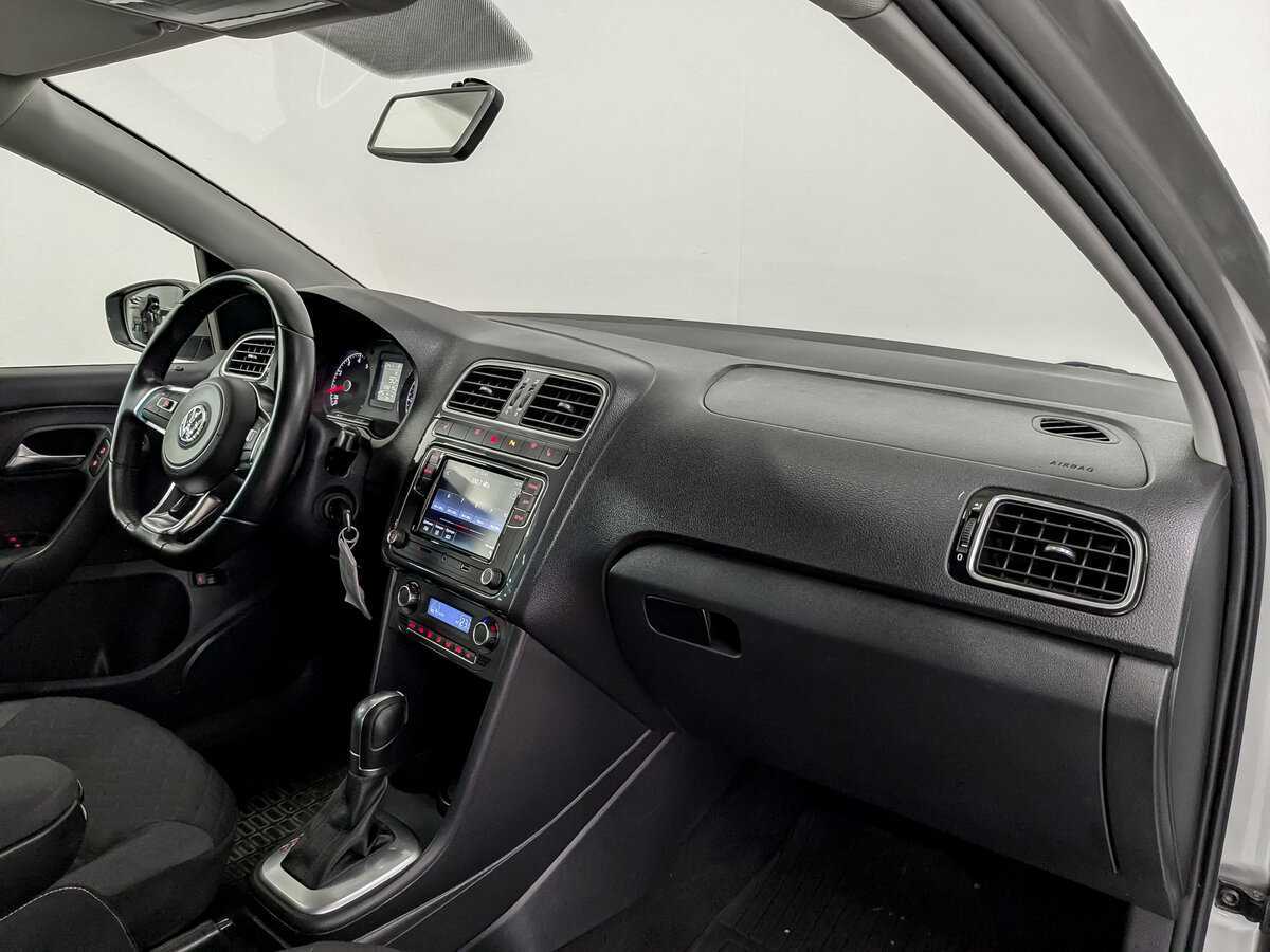 Volkswagen Polo, 2018 Фото №11