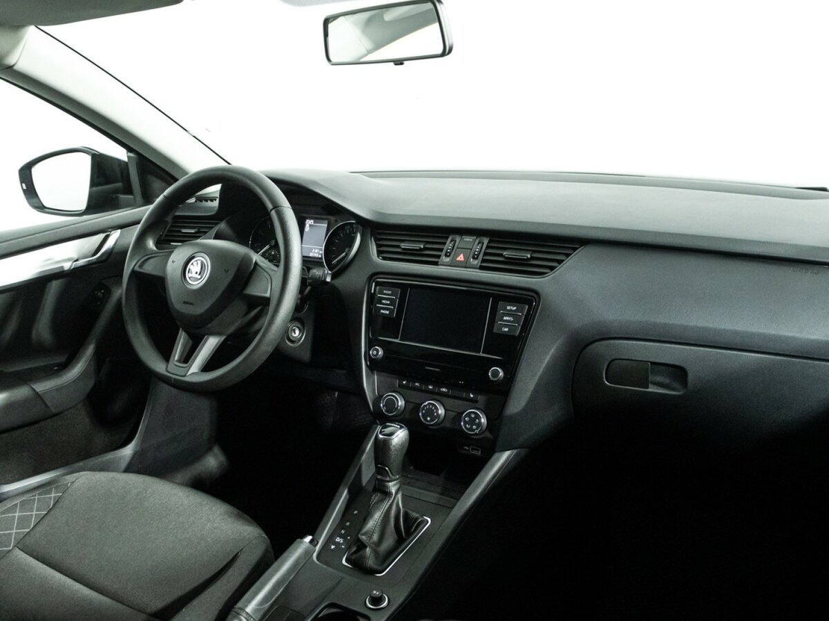 Skoda Octavia III (A7) Рестайлинг, 2018 Фото №9