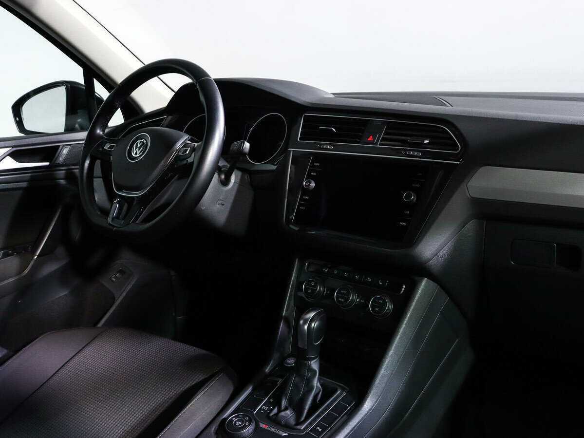Volkswagen Tiguan, 2020 Фото №7