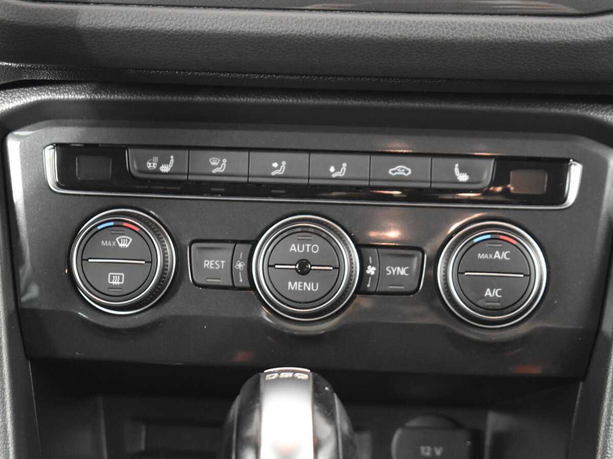 Volkswagen Tiguan, 2018 Фото №17