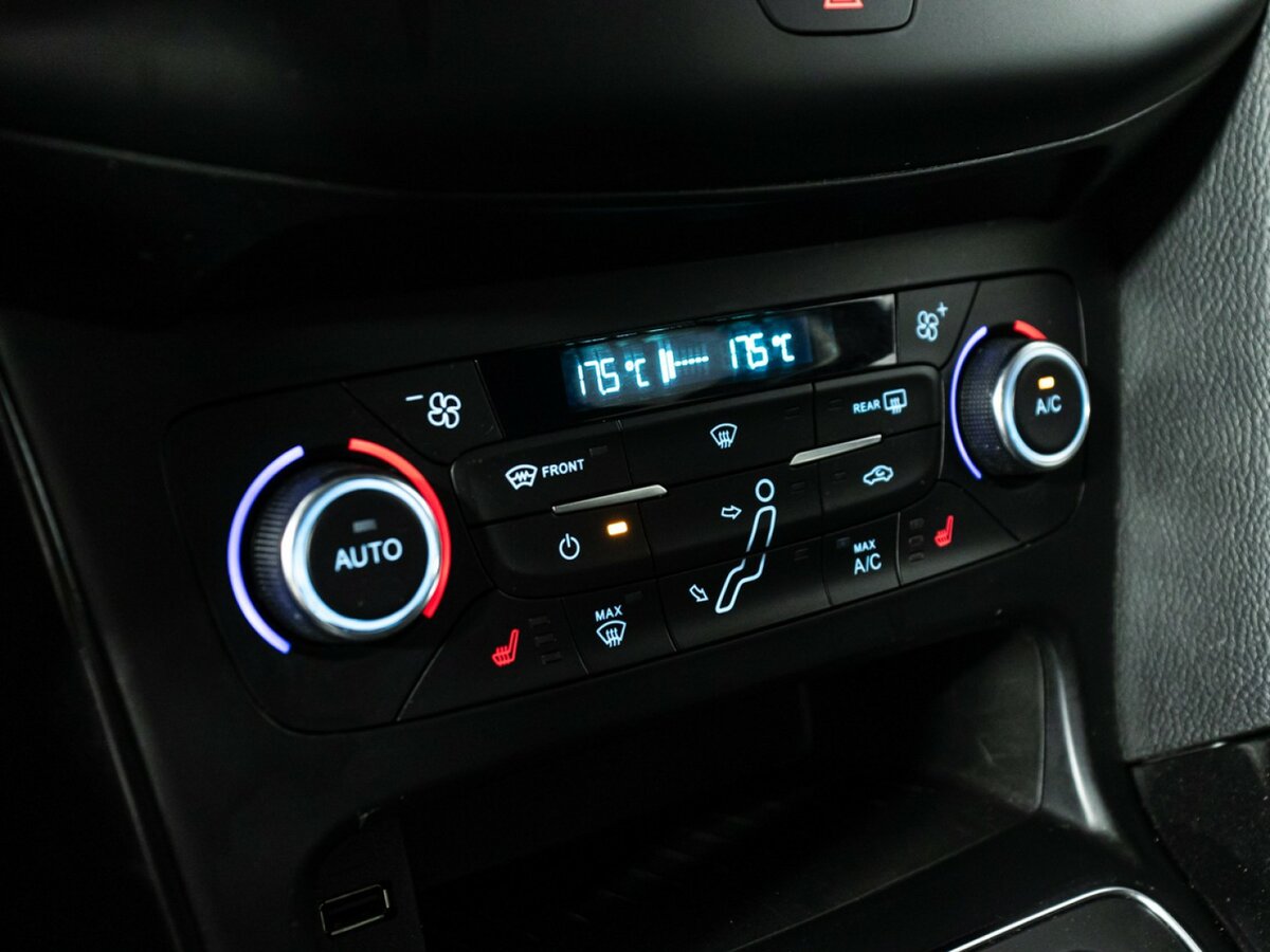 Ford Focus III Рестайлинг, 2019 Фото №15