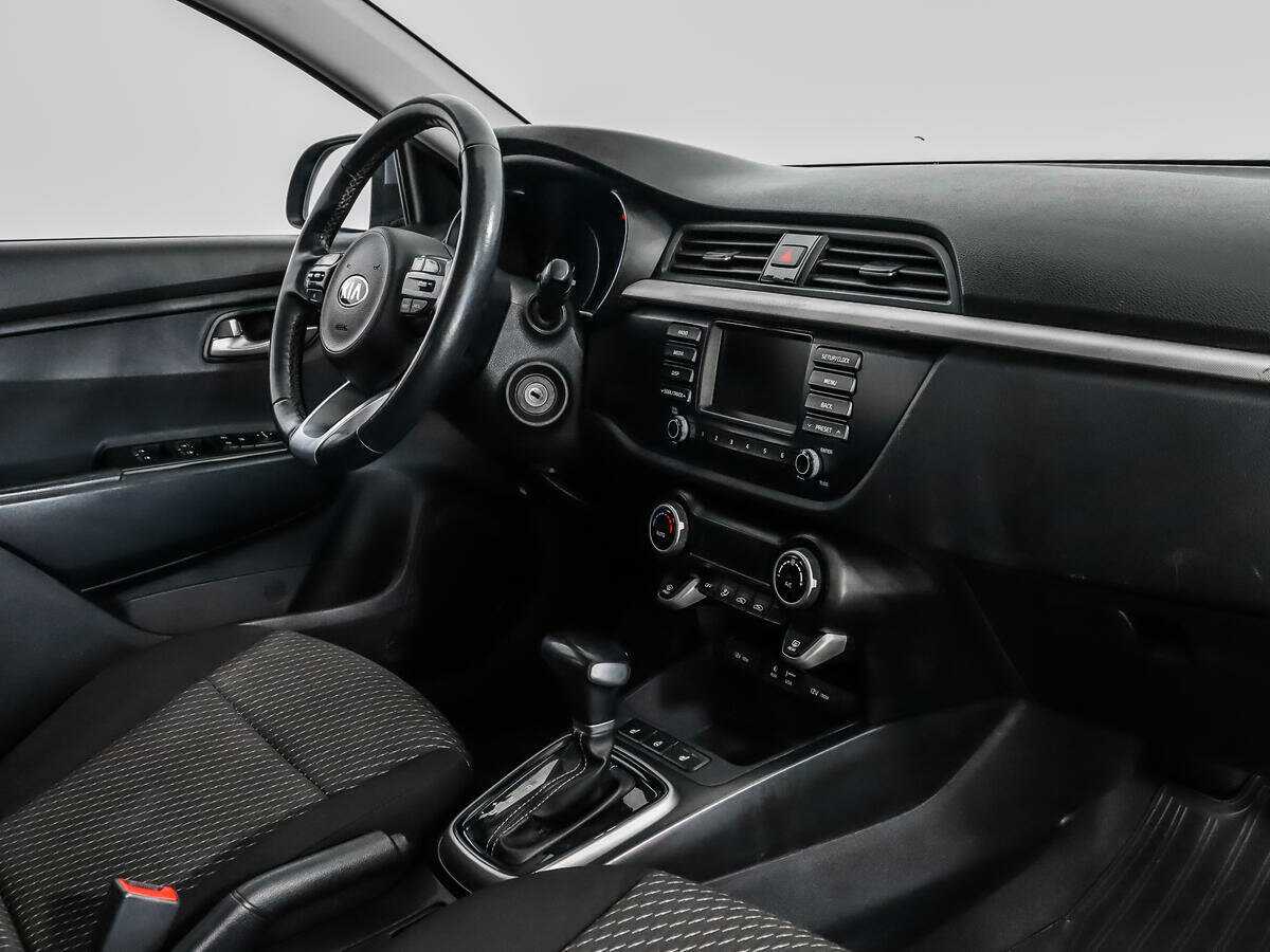 Kia Rio X-Line, 2019 Фото №11