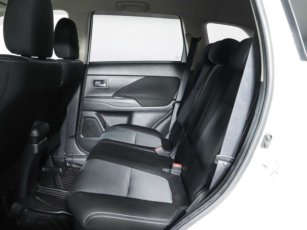 Mitsubishi Outlander, 2018 Фото №10