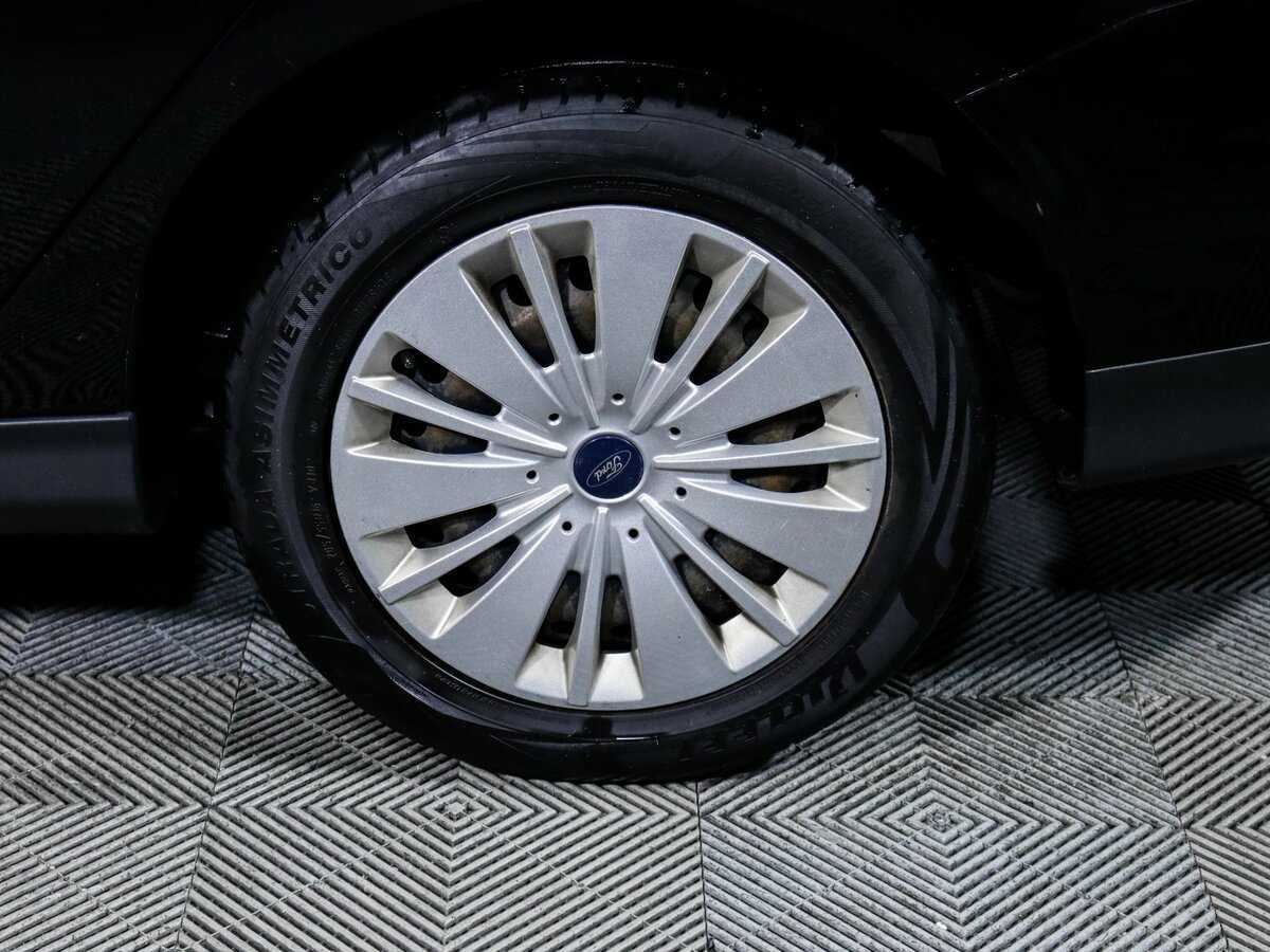 Ford Focus, 2019 Фото №13