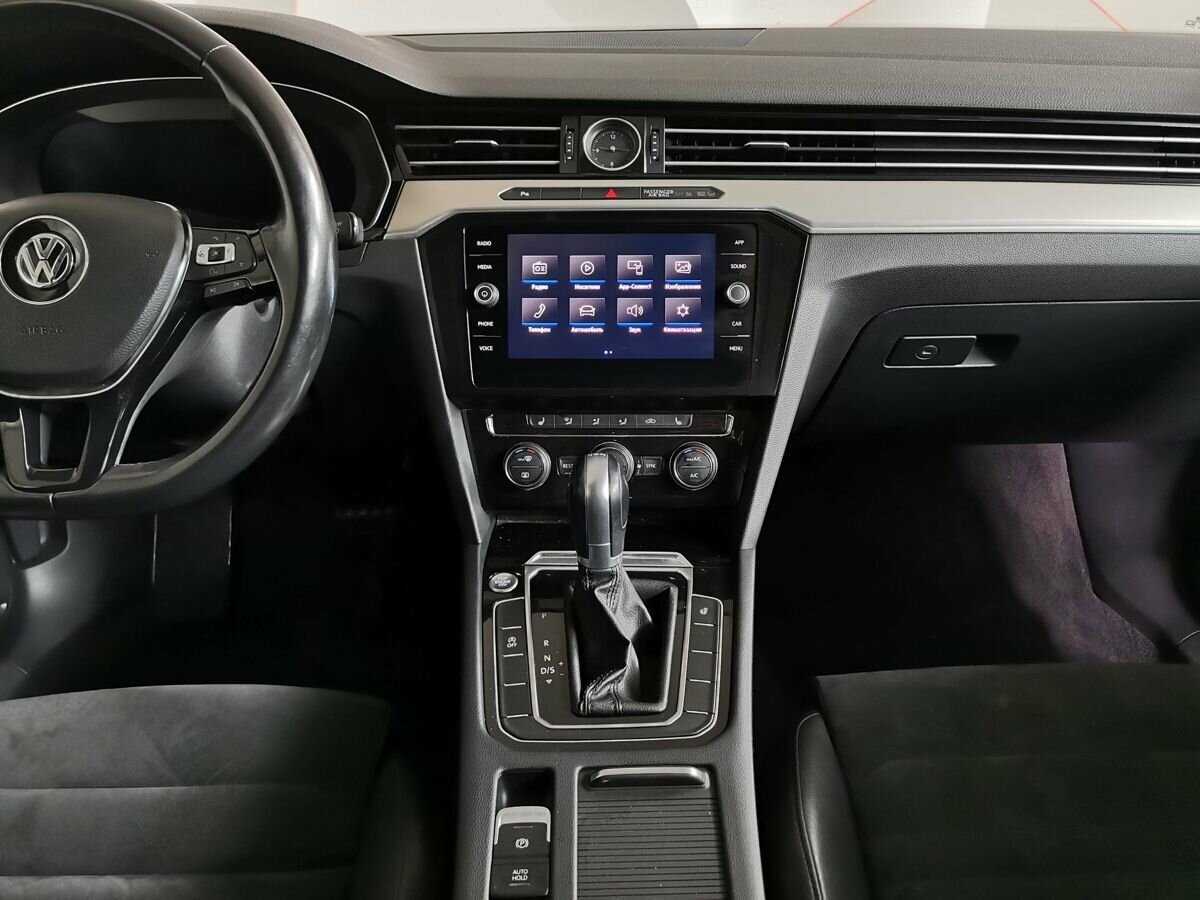 Volkswagen Passat, 2018 Фото №11