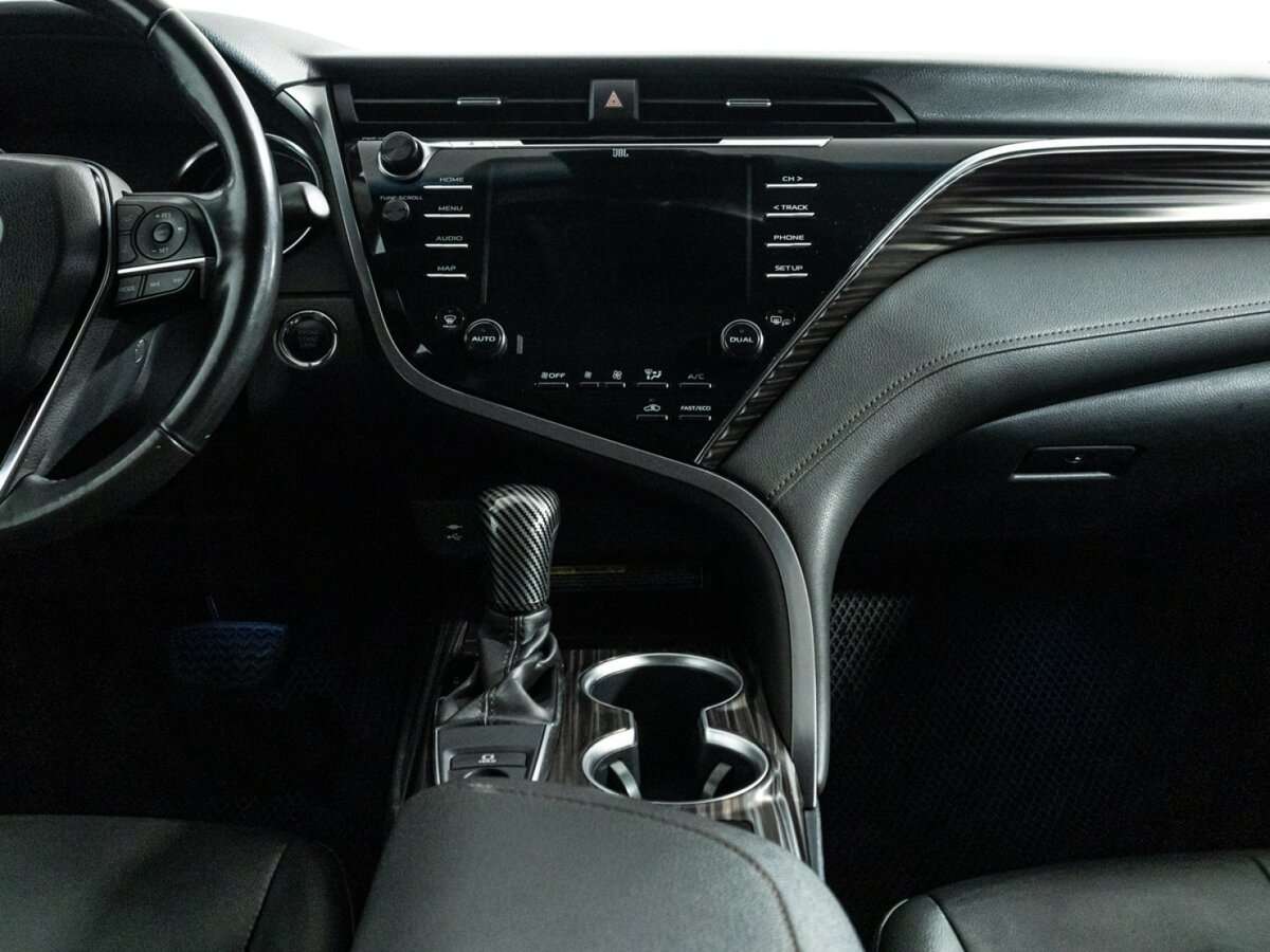 Toyota Camry, 2018 Фото №14