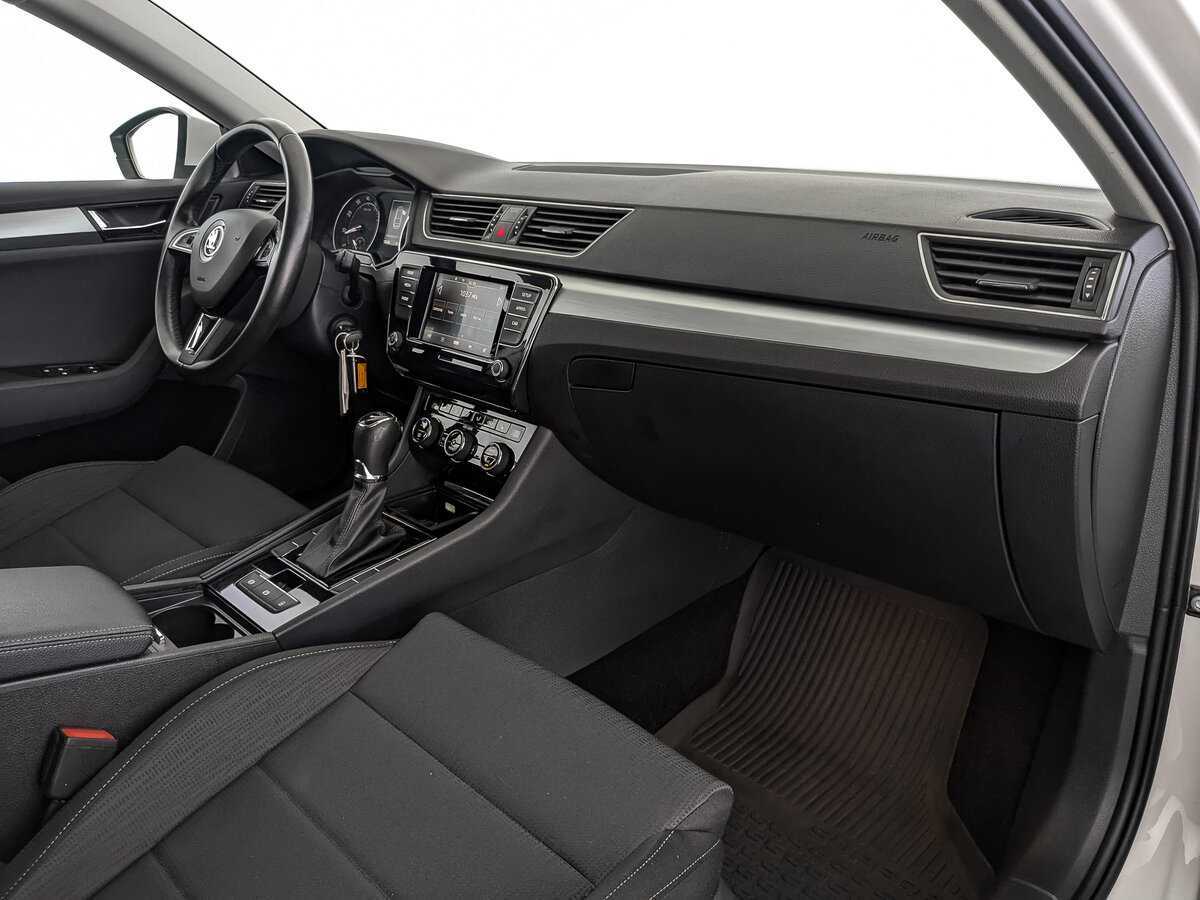 Skoda Superb, 2017 Фото №11