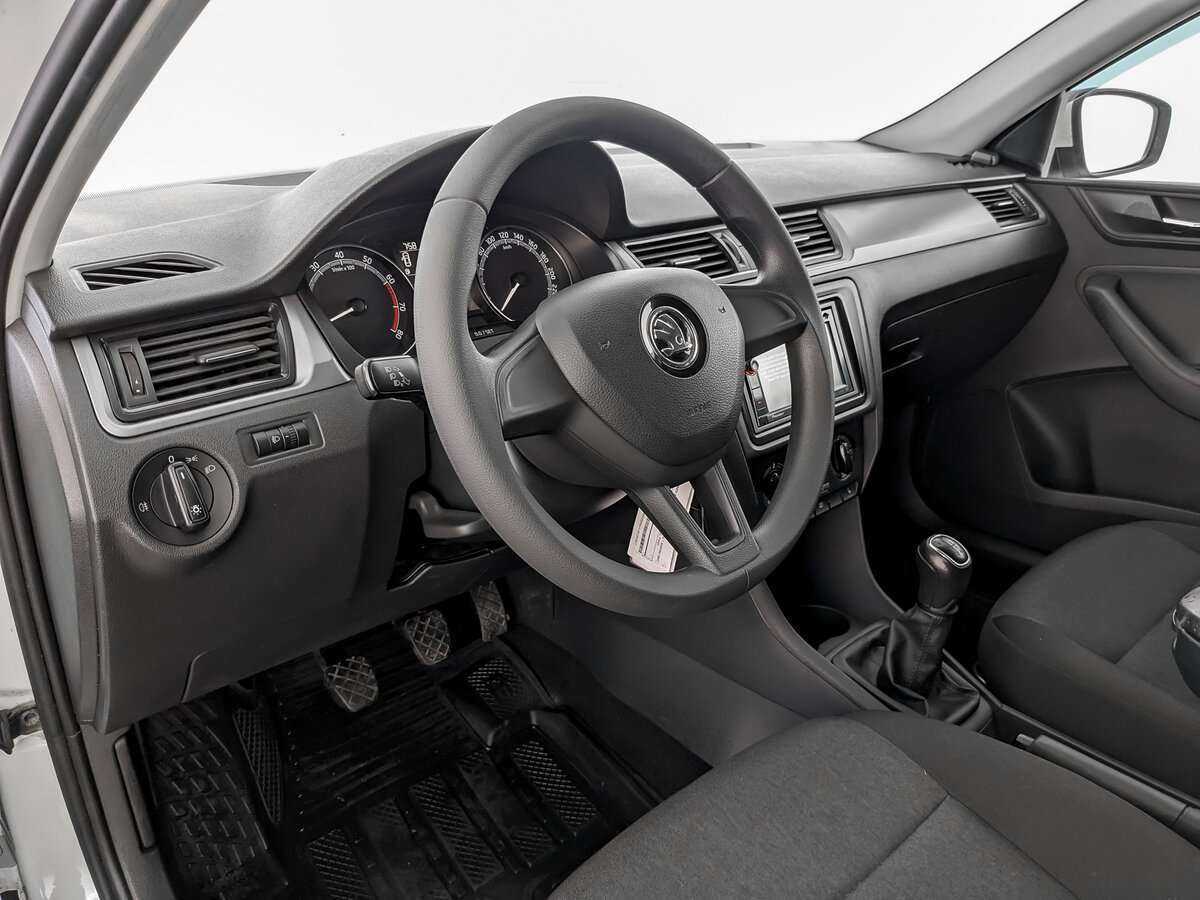 Skoda Rapid, 2017 Фото №14