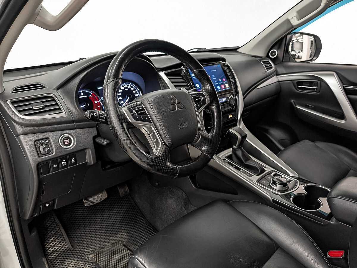 Mitsubishi Pajero Sport, 2017 Фото №13