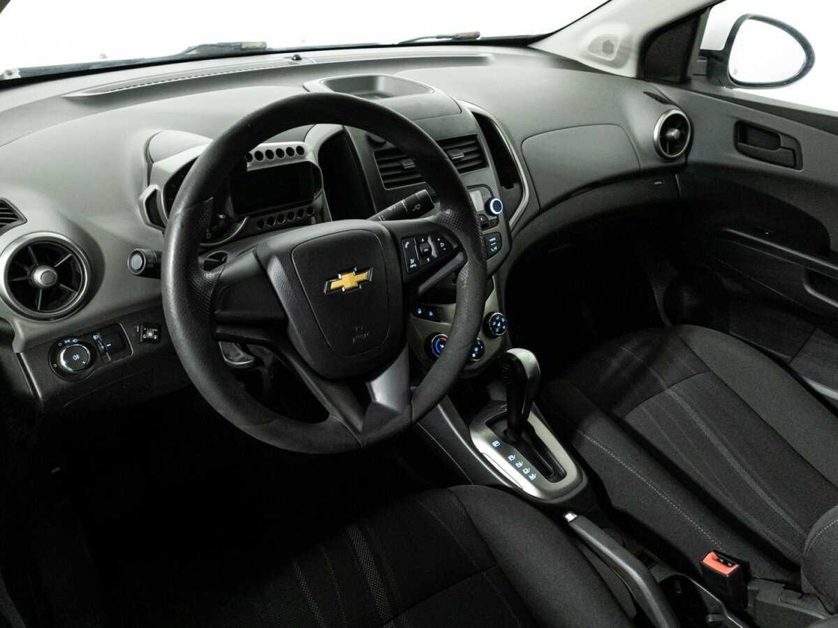 Chevrolet Aveo, 2015 Фото №11