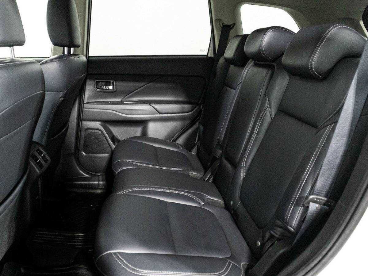 Mitsubishi Outlander, 2020 Фото №10