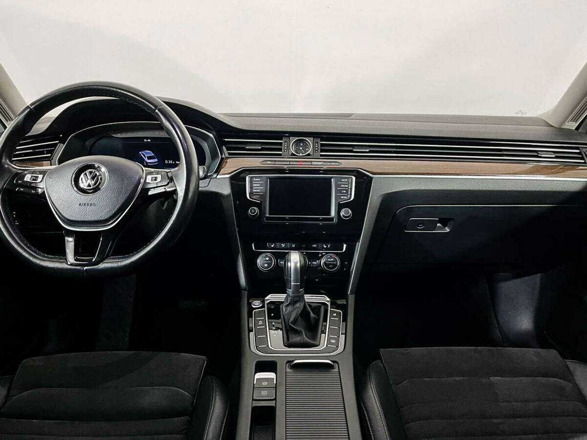 Volkswagen Passat, 2017 Фото №12