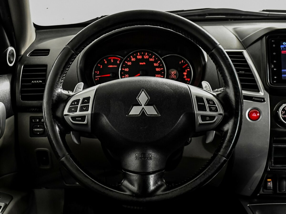 Mitsubishi Pajero Sport II Рестайлинг, 2013 Фото №17