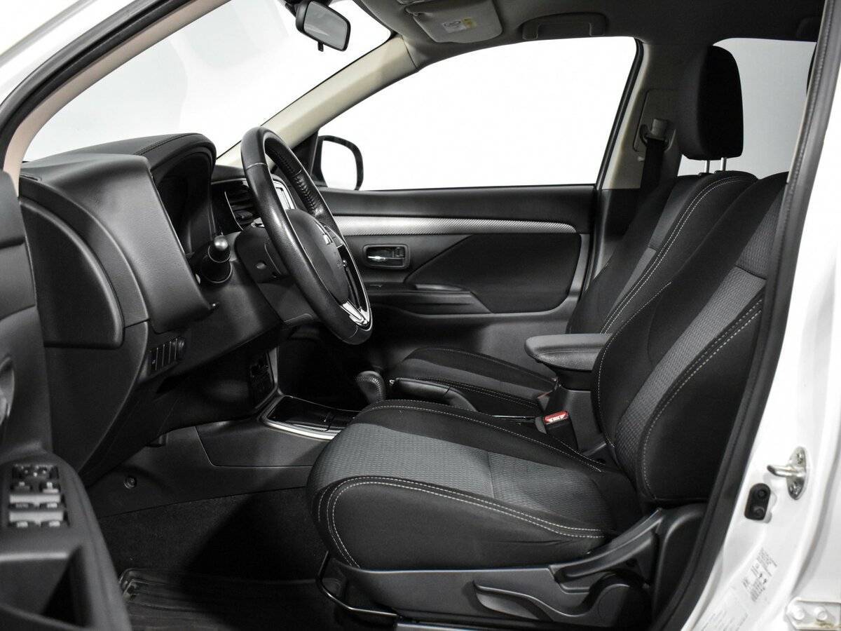 Mitsubishi Outlander, 2018 Фото №12