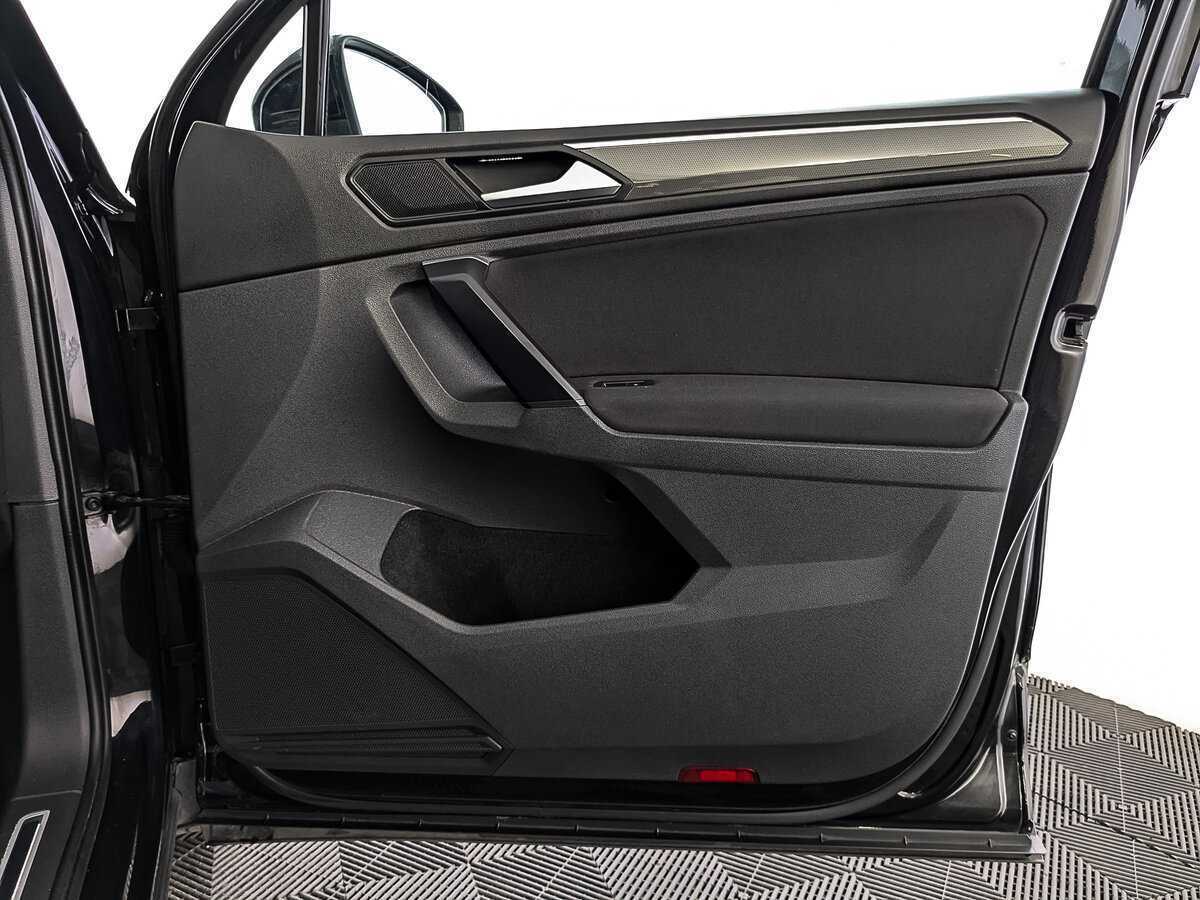 Volkswagen Tiguan, 2018 Фото №20