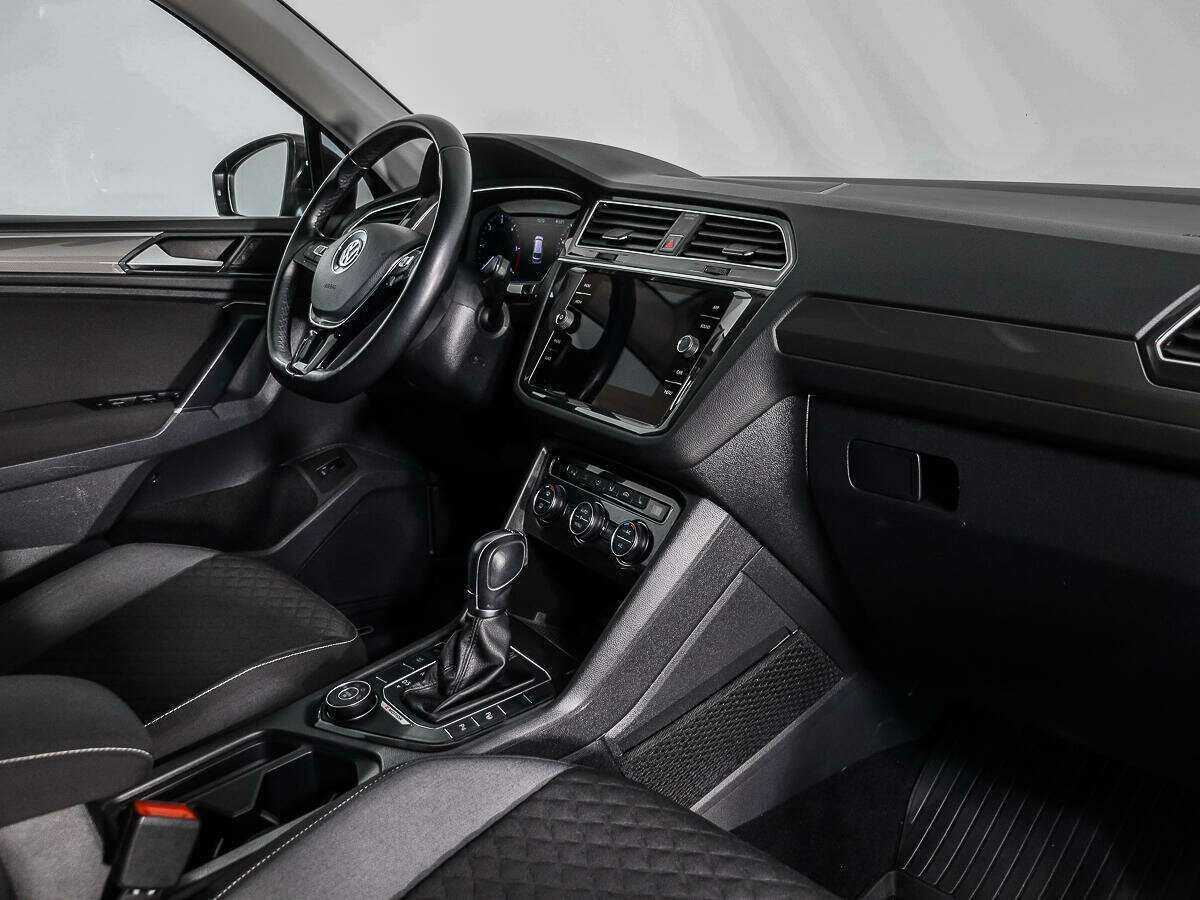Volkswagen Tiguan, 2018 Фото №12