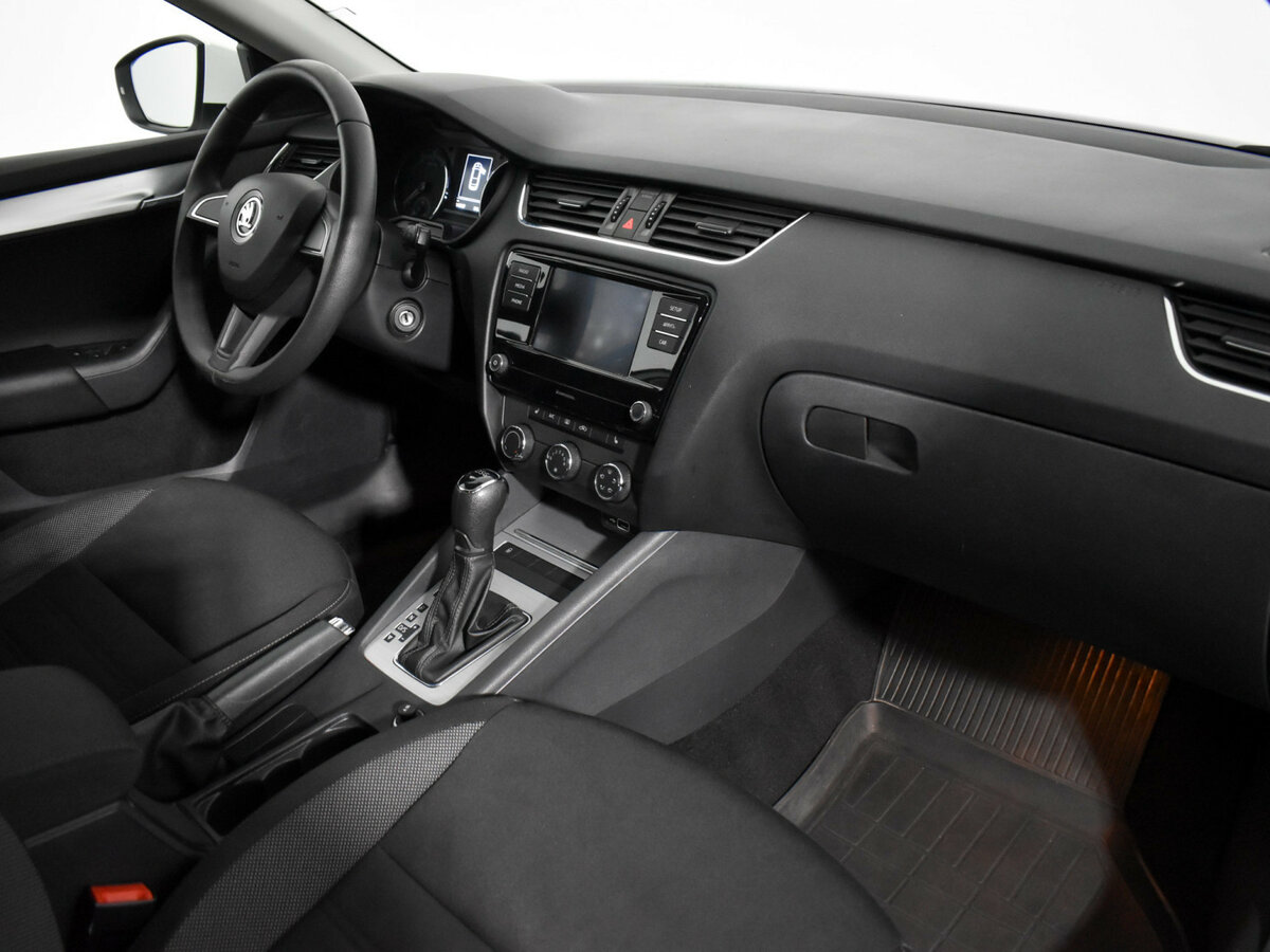 Skoda Octavia III (A7) Рестайлинг, 2018 Фото №14