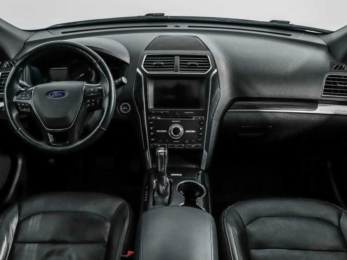 Ford Explorer, 2017 Фото №13