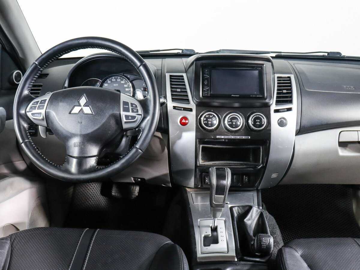 Mitsubishi Pajero Sport, 2012 Фото №10