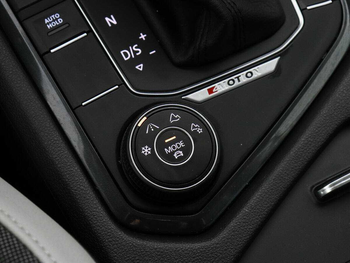 Volkswagen Tiguan, 2020 Фото №14