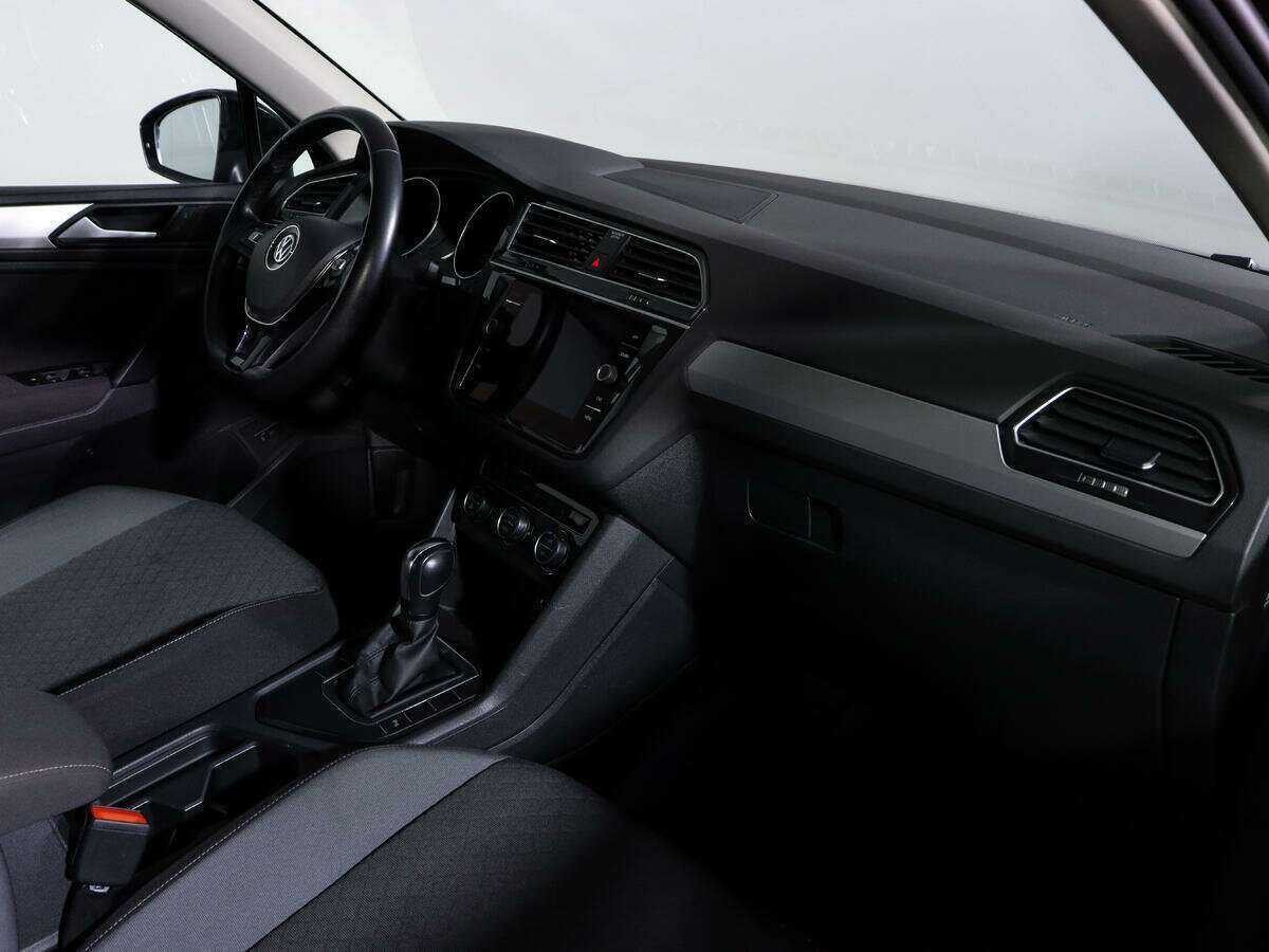 Volkswagen Tiguan, 2020 Фото №7