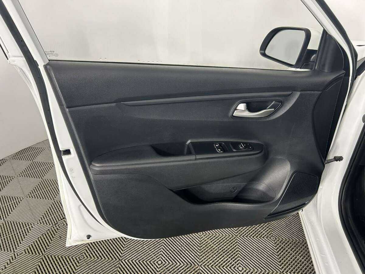 Kia Rio, 2018 Фото №8