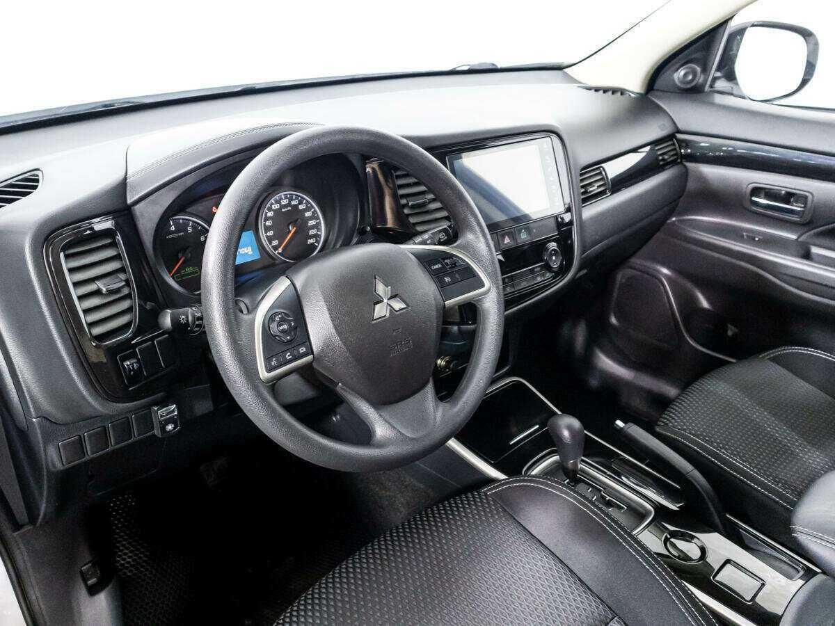 Mitsubishi Outlander, 2022 Фото №11