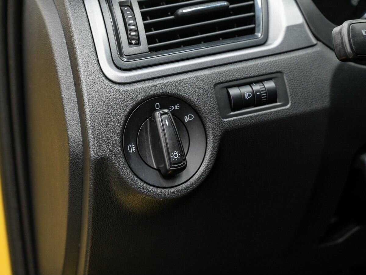 Skoda Rapid, 2017 Фото №17