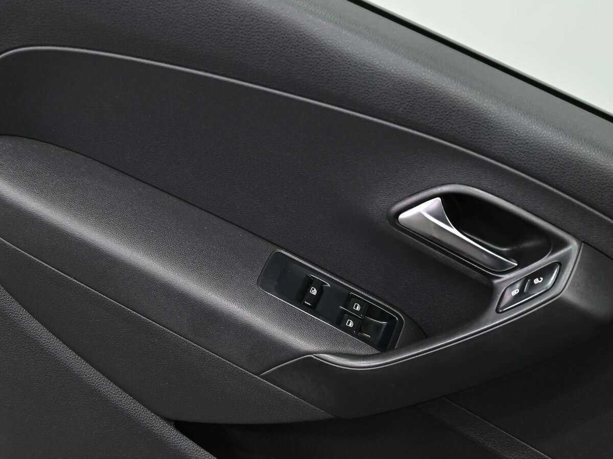 Volkswagen Polo, 2012 Фото №8