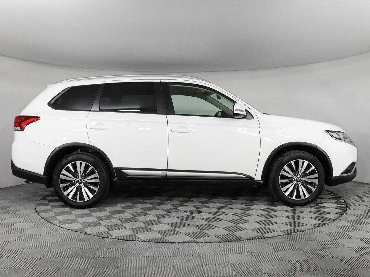 Mitsubishi Outlander, 2021 Фото №4