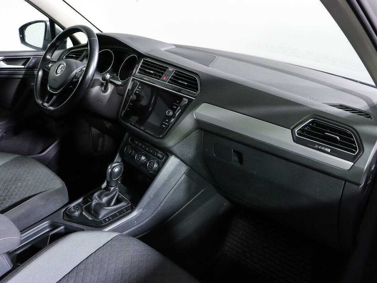 Volkswagen Tiguan, 2020 Фото №7
