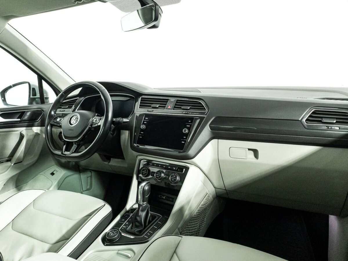 Volkswagen Tiguan, 2018 Фото №9