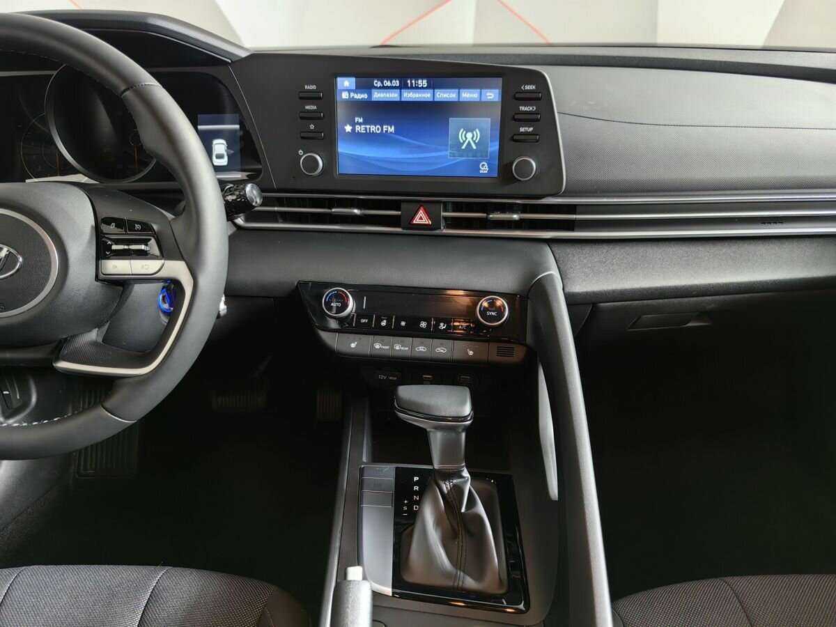 Hyundai Elantra, 2022 Фото №11