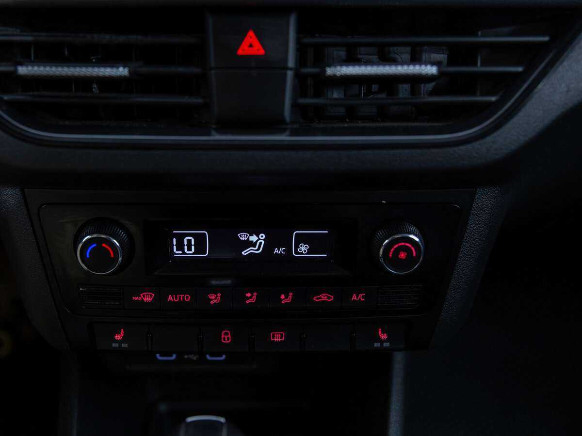 Volkswagen Polo, 2020 Фото №14