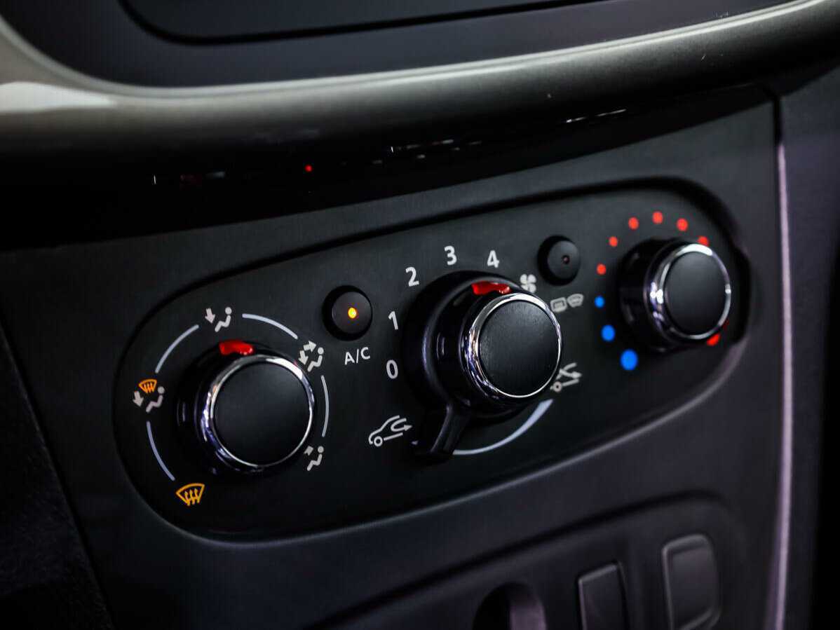 Renault Logan, 2019 Фото №12