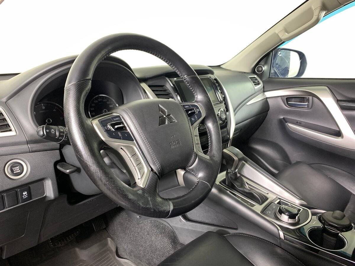 Mitsubishi Pajero Sport, 2018 Фото №11