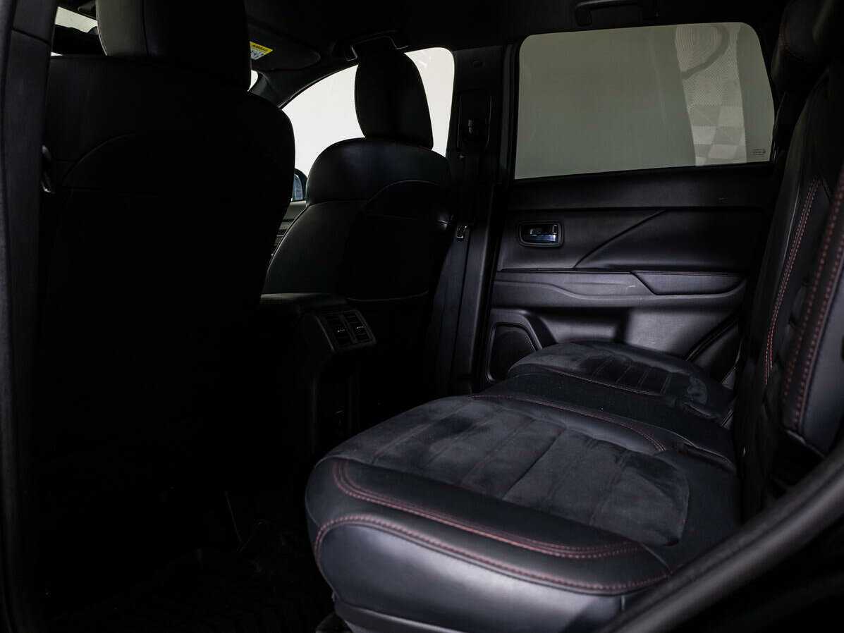 Mitsubishi Outlander, 2021 Фото №9