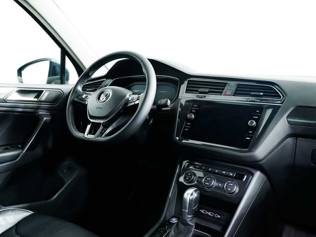Volkswagen Tiguan, 2019 Фото №8