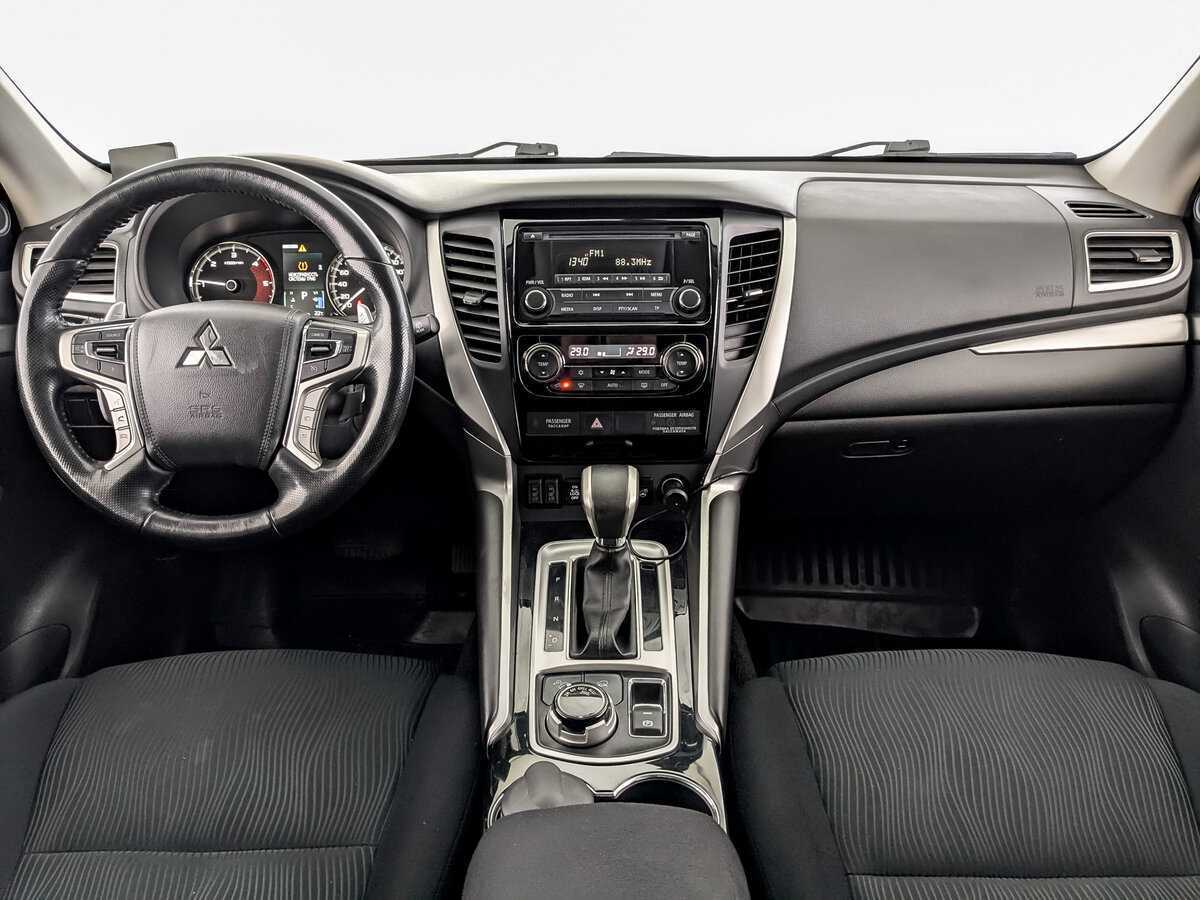 Mitsubishi Pajero Sport, 2018 Фото №14