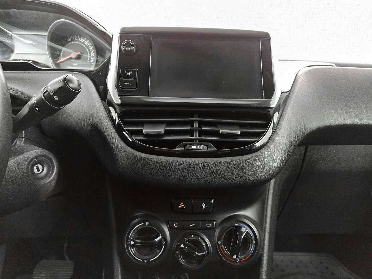 Peugeot 208, 2013 Фото №13