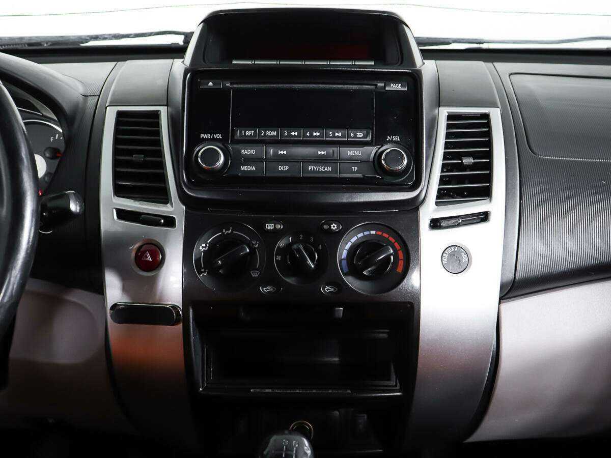 Mitsubishi Pajero Sport, 2014 Фото №14